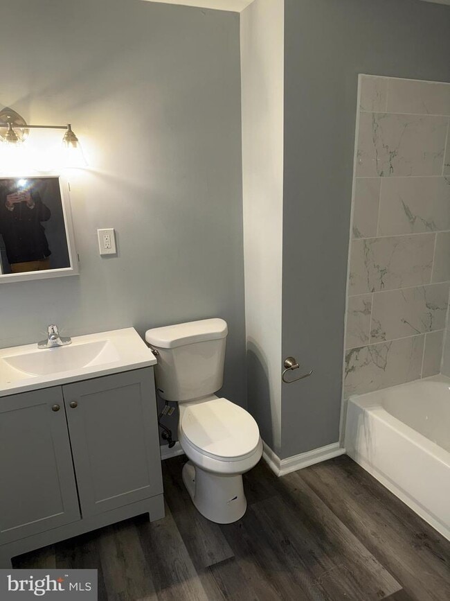 Building Photo - 152X Argyle Ave