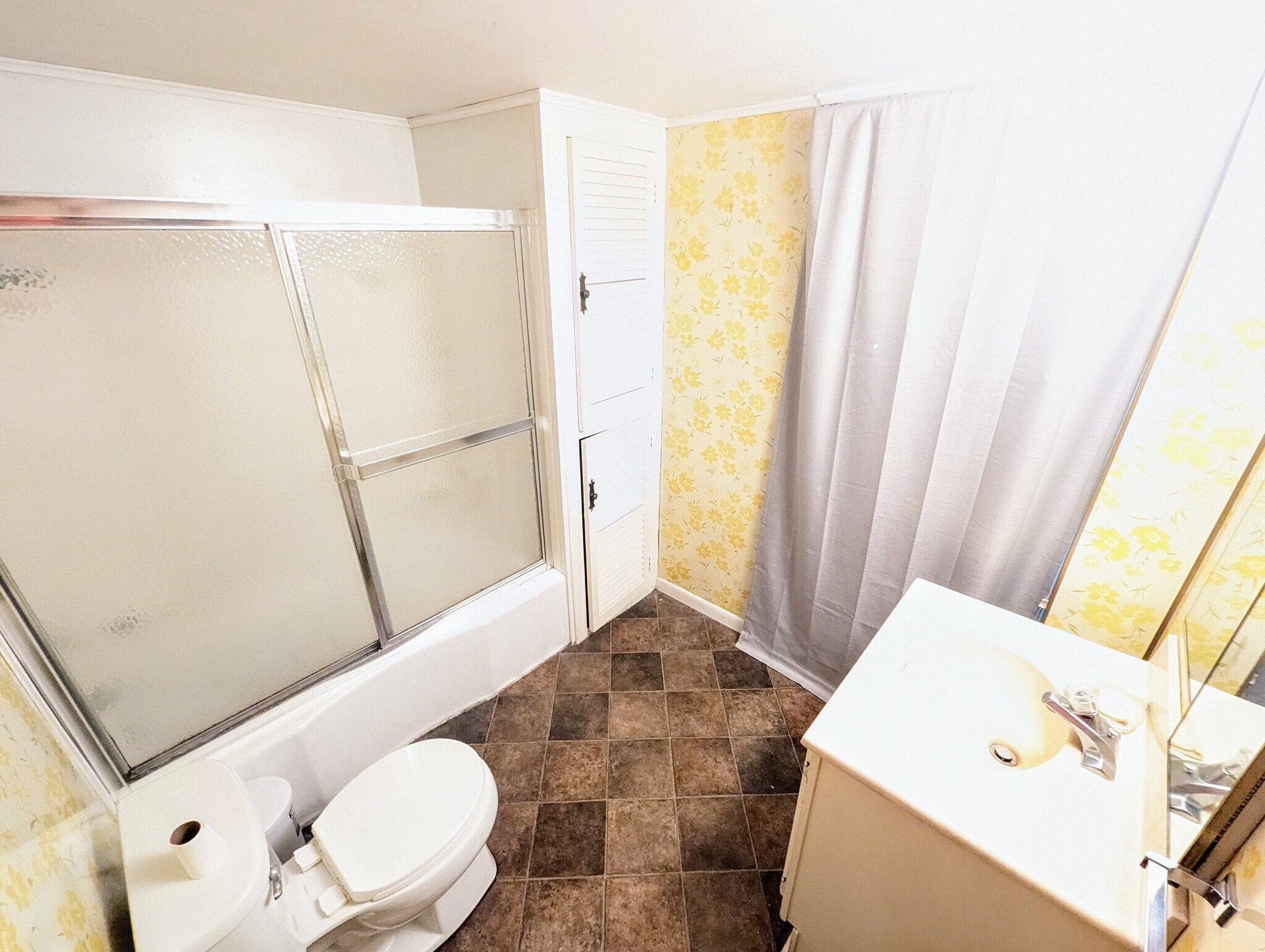 Bathroom 2 - 6 Green St
