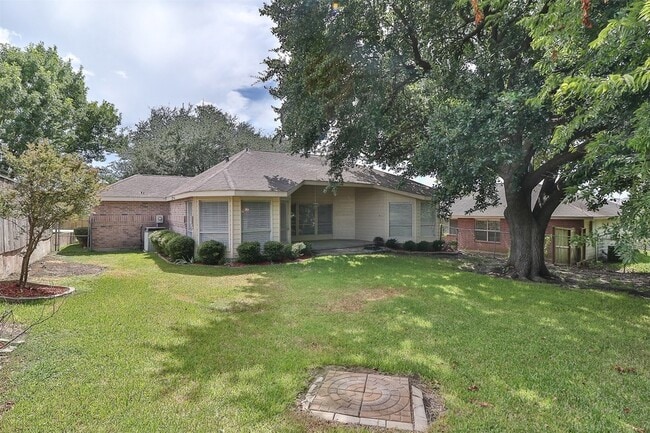 Building Photo - 10910 Scenic Dr