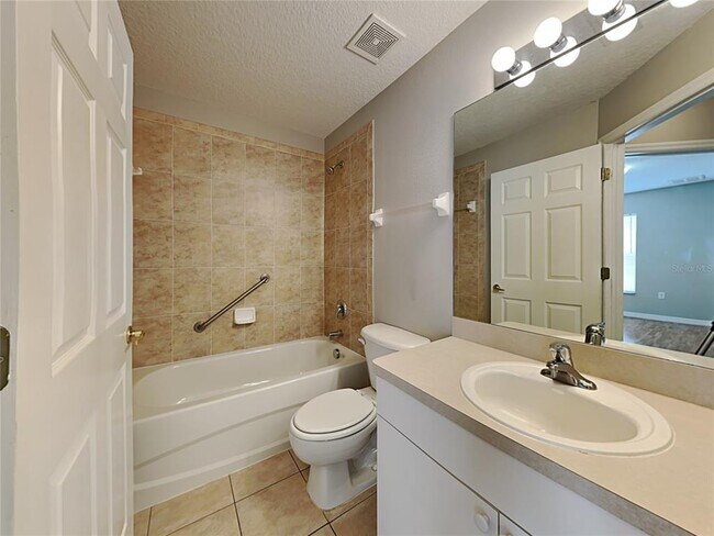 Building Photo - 7640 Prospect Hill Cir