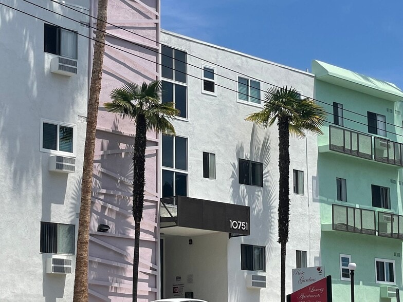 Building Photo - Rose Gardens Apartments