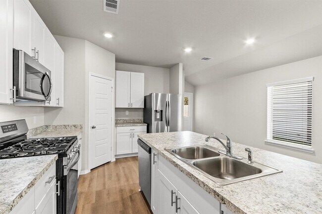 Building Photo - 2637 Shady Cedar Ct