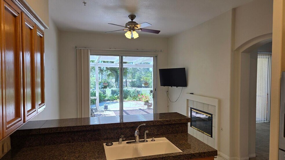 Building Photo - 1520 Upland Hills Dr S