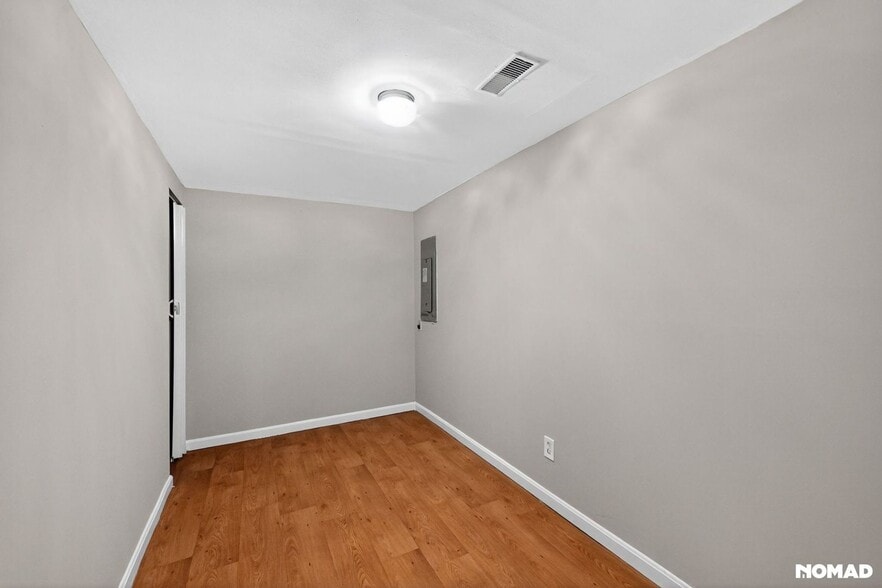 Building Photo - 8204 Coneflower Way