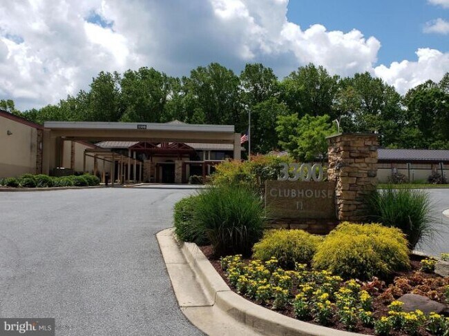 Building Photo - 3221 S Leisure World Blvd