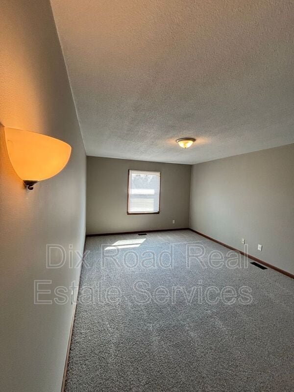 Building Photo - 4537 Rosewood Ct
