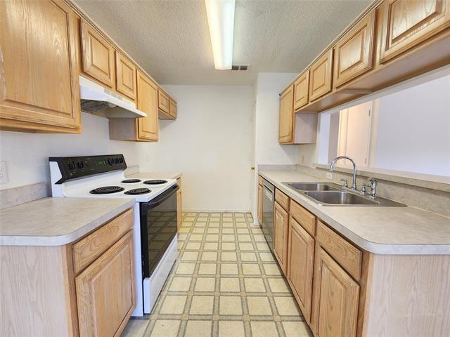 Building Photo - 414 Dakota Dr