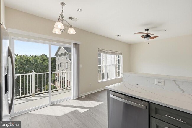 Building Photo - 941 Pine Forest Ln