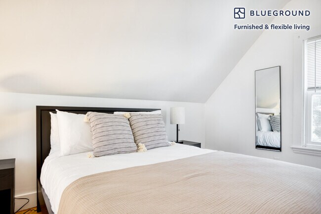 Building Photo - 32 Healey St