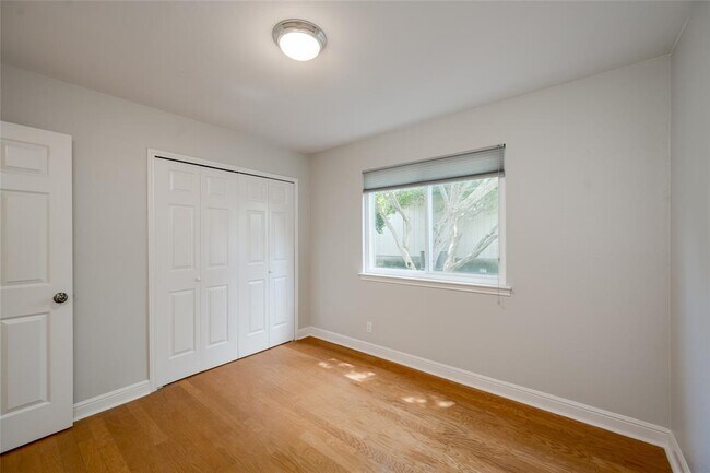 Building Photo - 6506 Harrogate Dr