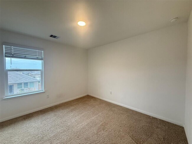 Building Photo - 120 Calla Ln