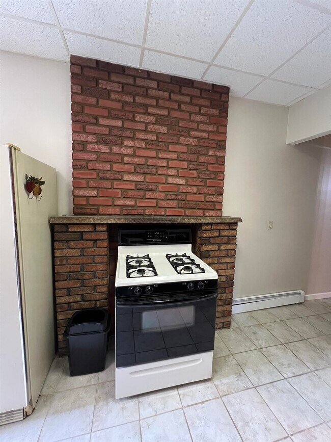 Building Photo - 19 Glenwood Ave