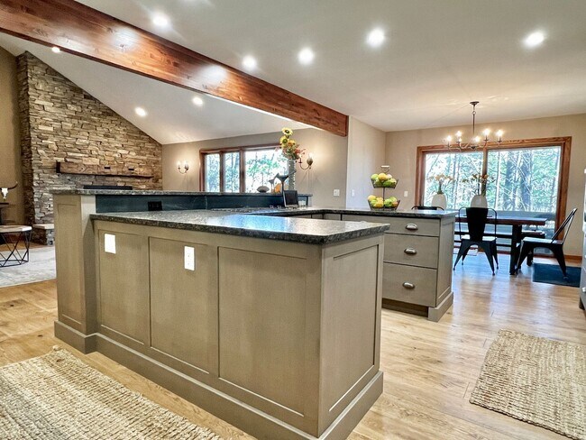 Building Photo - Sophisticated Condo Retreat on Old Mission Peninsula