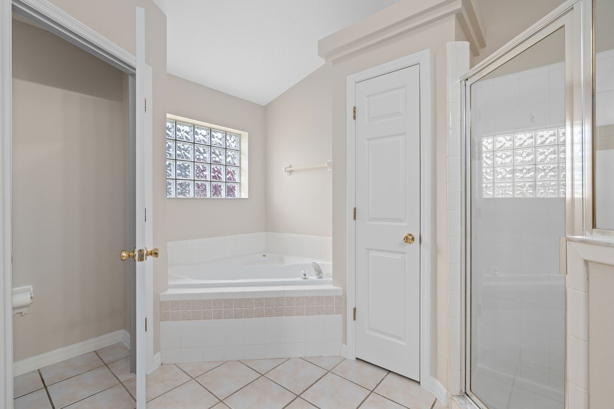 Building Photo - 1056 Princeton Dr