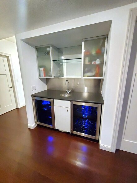 Building Photo - 5111 23rd Ave W