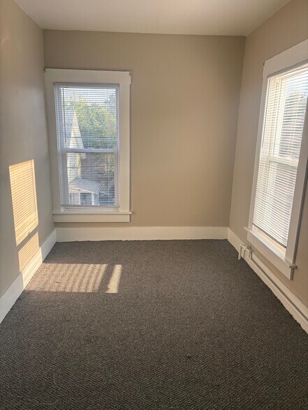 Building Photo - 612 Chestnut St