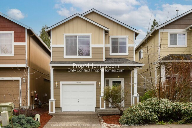 Building Photo - Cozy 3 Bedroom Home Close to Nike & Intel!