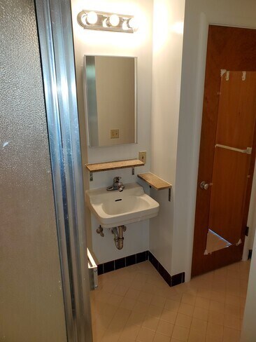 Building Photo - 864 Arbor Rd