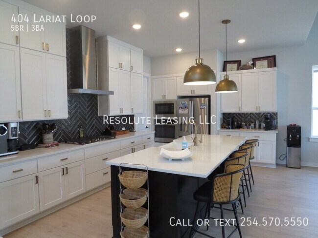 Building Photo - 404 Lariat Lp