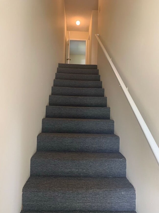 Building Photo - Nice Family Home!