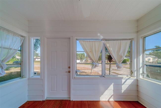 Building Photo - 4642 7th Ave N