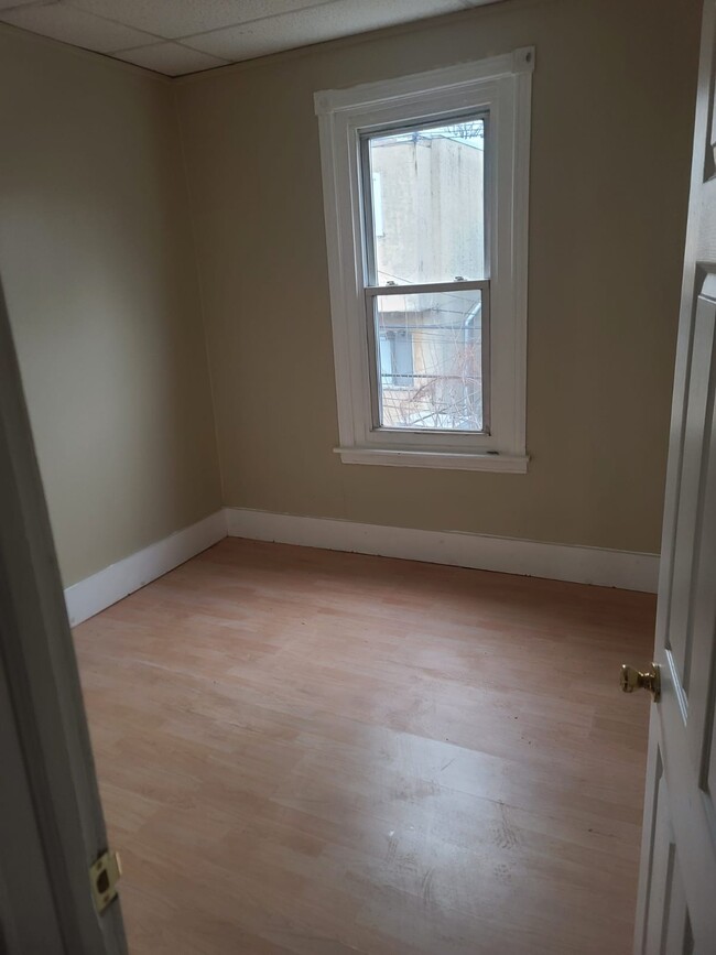 Building Photo - 6399 Buist Ave