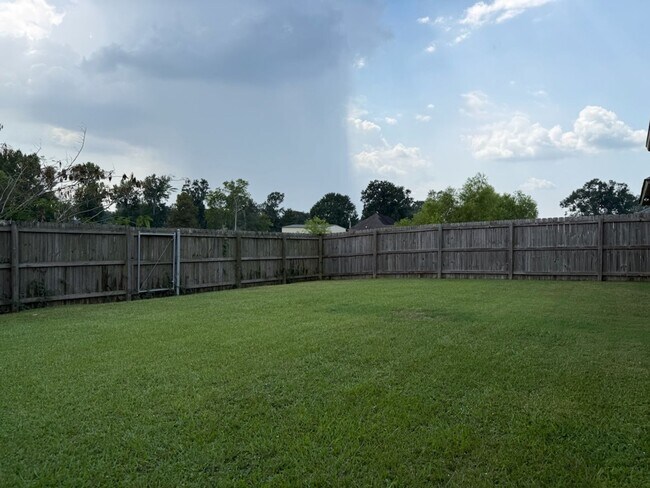 Building Photo - 14438 Tanya Dr