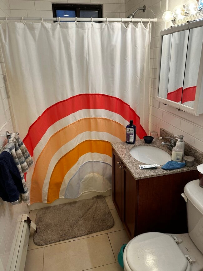 Building Photo - 27 Glenville Ave