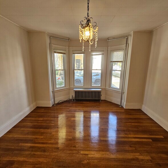 Building Photo - 384 Washington St