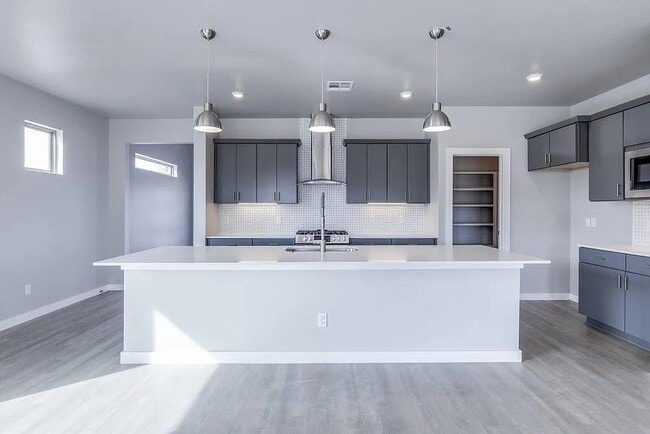 Building Photo - 15400 Caspian Ln