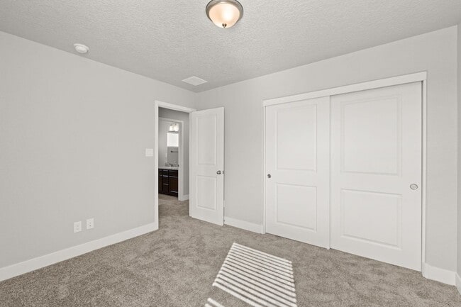 Building Photo - 4030 Silver Springs Road NE