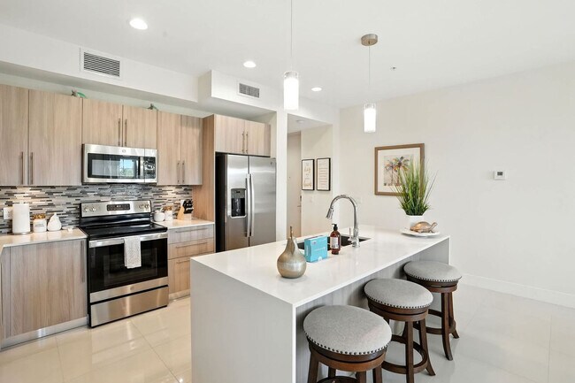 Building Photo - 15773 Beachcomber Ave