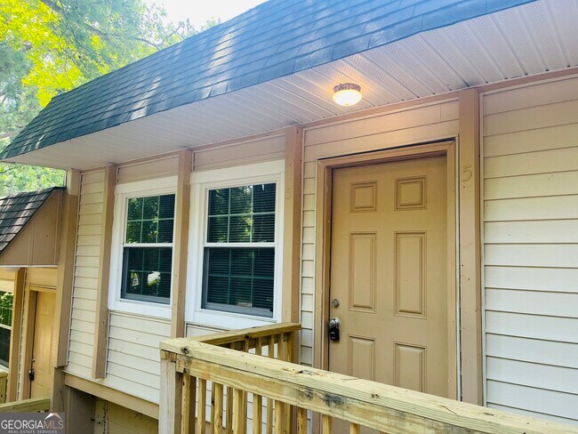Building Photo - 45 Westgate Cir