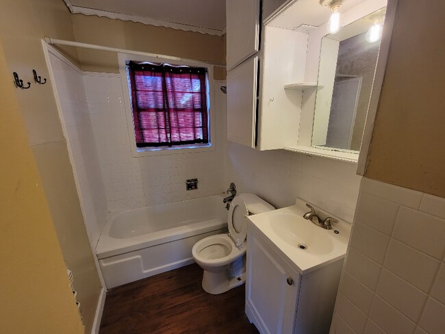 Building Photo - 3503 Porter Ave