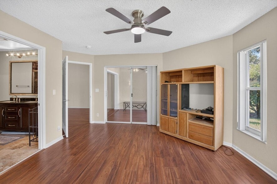 Master Bedroom - 8108 Summer Shores Dr
