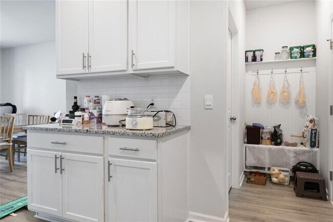 Building Photo - 301 Merganser Dr