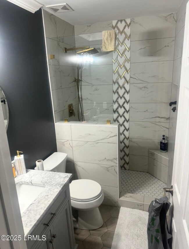 Building Photo - 47 Forest Cove Rd