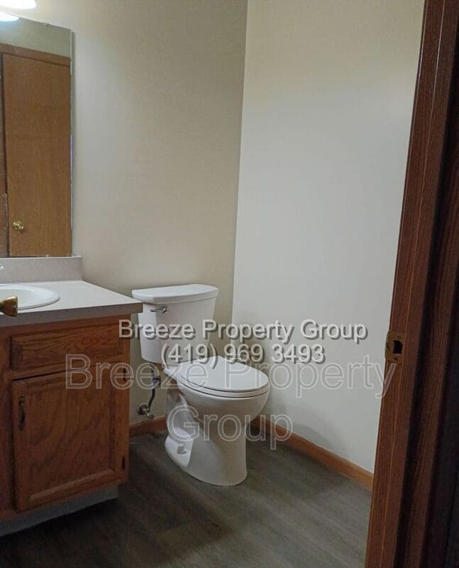 Building Photo - 514 Clyde St