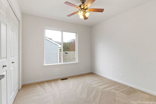 Building Photo - 176 S Cornerstone Dr