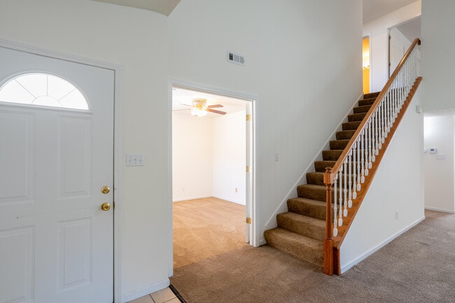 Building Photo - 1704 Juniper Dr