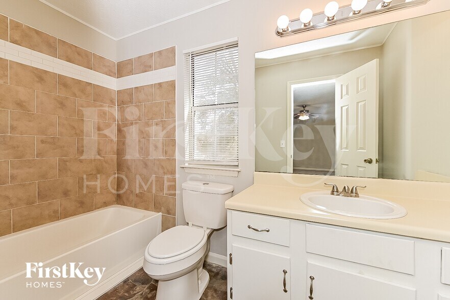 Building Photo - 6256 Valdez Dr