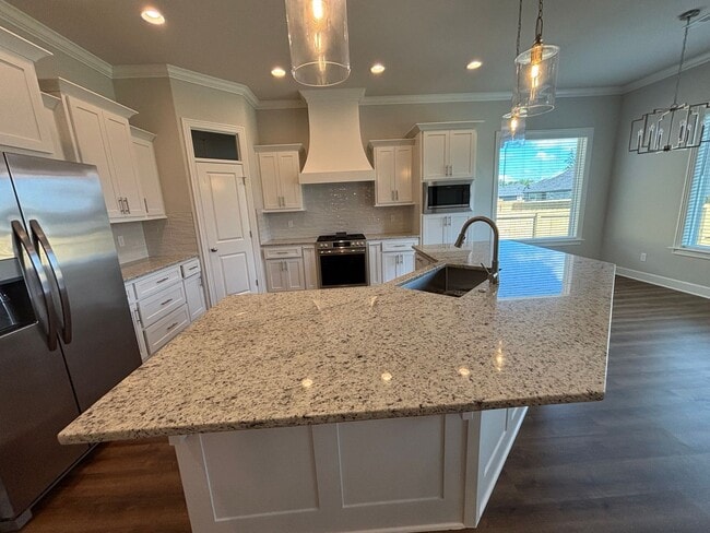Building Photo - Brand New House!! Great Location!!
