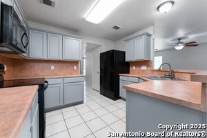 Building Photo - 122 Rimdale