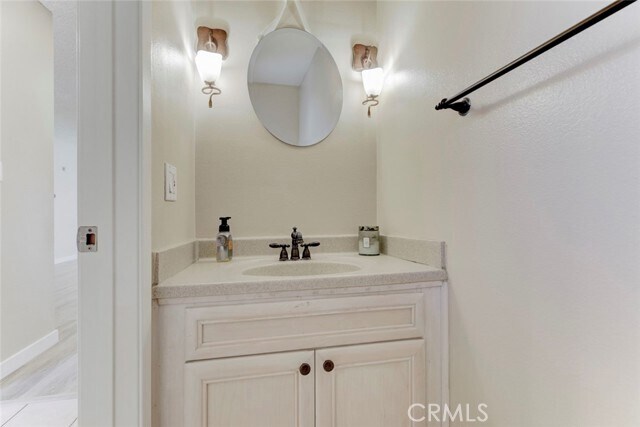 Building Photo - 635 E Angeleno Ave