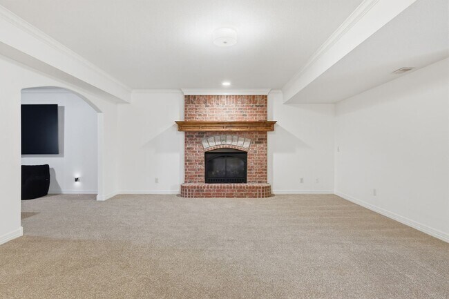 Building Photo - {10500} Luxury Living in Mills Crossing Estates +  Spacious Floorplan with Designer Finishes