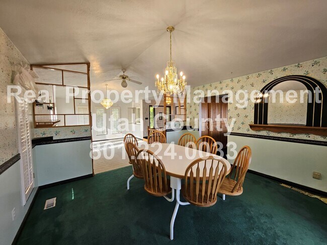 Building Photo - Elk Ridge Home with Unobstructed Valley Views