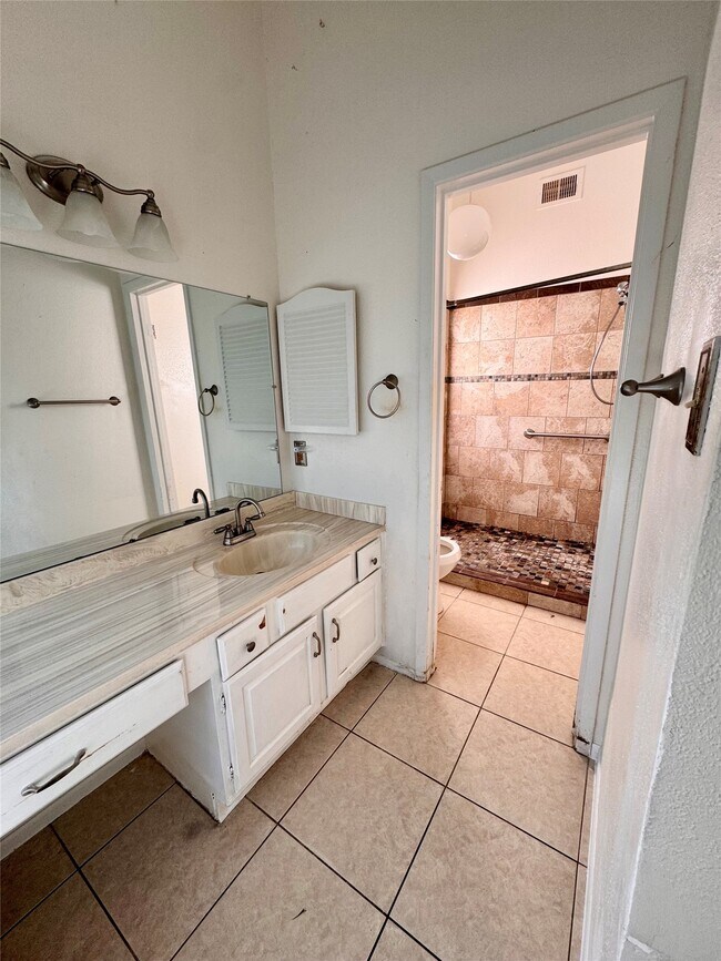 Building Photo - 3423 Pecan Point Dr