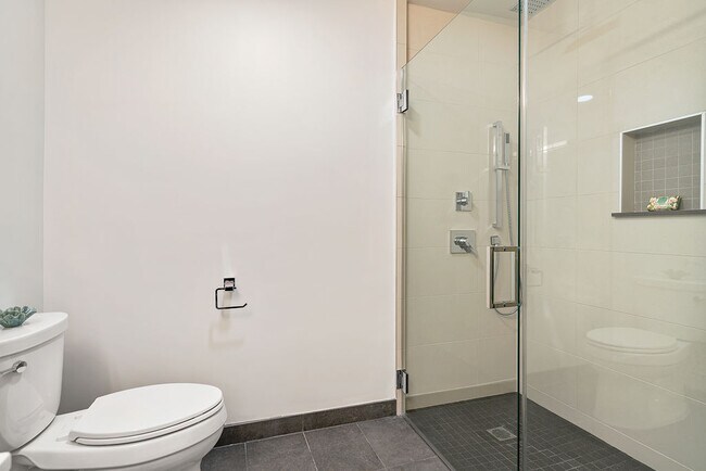 Bathroom 2 - 820 S Wilton Pl