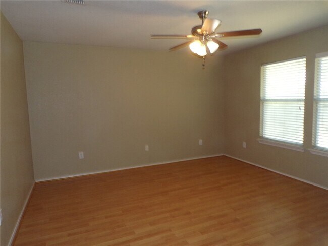 Building Photo - 2612 Sierra Dr