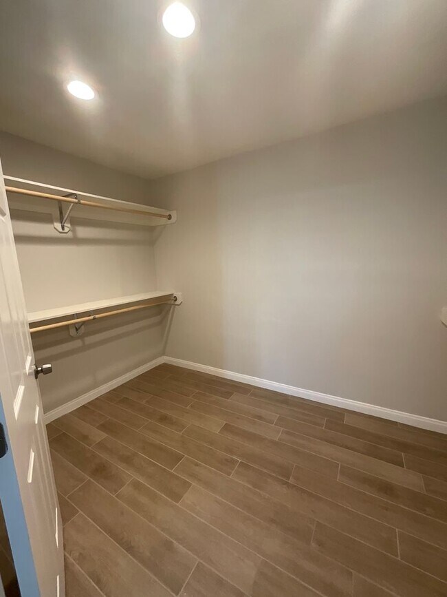 Building Photo - 42415 Rancho Las Palmas Dr